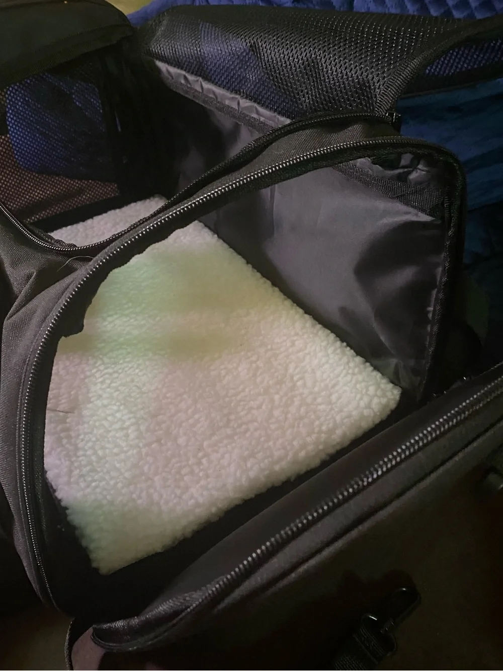 NWOT Portable Pet Carrier Bag